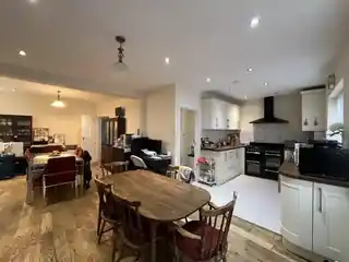 35 Endersleigh Gardens, photo 4