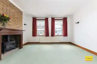 35 Green Dragon Lane, photo 3