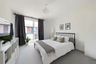 35 Hickman Avenue, photo 3