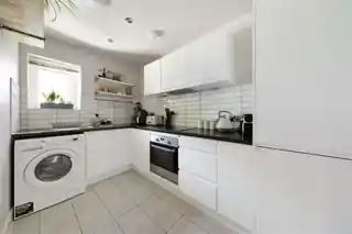35 Hickman Avenue, photo 4