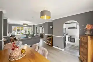35 Hurstfield Crescent, photo 4