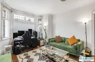 35 Kelvin Avenue, photo 3