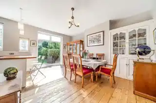 35 Kings Avenue, photo 2
