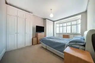 35 Kings Avenue, photo 4