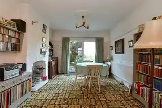 35 Lyndhurst Drive, photo 3