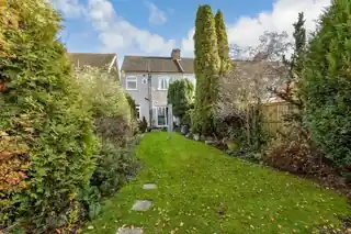 35 Lyndhurst Drive, photo 4