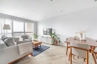 35, Masters Court, Lyon Road, photo 4