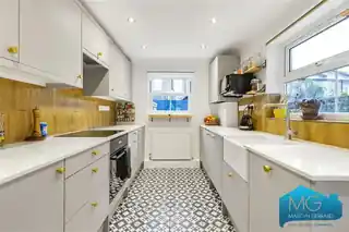 35 Morley Avenue, photo 2