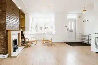 35 Movers Lane, photo 2