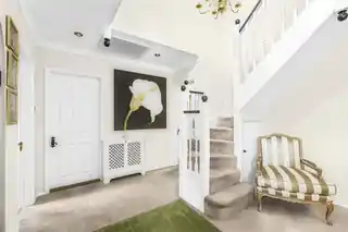 35 Newmans Way, photo 3