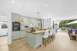 35 Newmans Way, photo 2