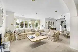 35 Newmans Way, photo 4