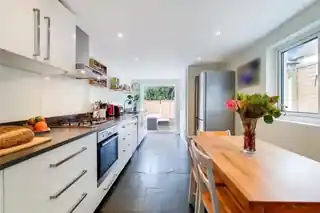 35 Poynings Road, photo 2