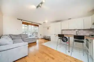 35 Shaftesbury Gardens, photo 3