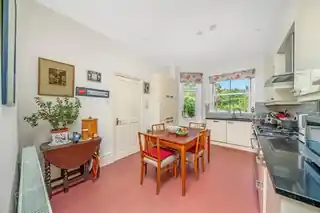 35 The Limes Avenue, photo 3