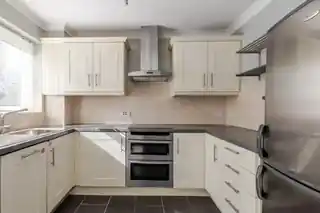 35 Tyron Way, photo 4