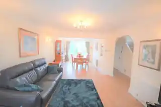 35 Uxendon Hill, photo 3