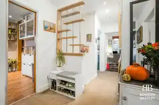 35 Walden Way, photo 4
