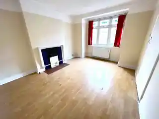 35 Wall End Road, photo 2