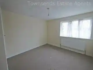 35 Waller Drive, photo 3