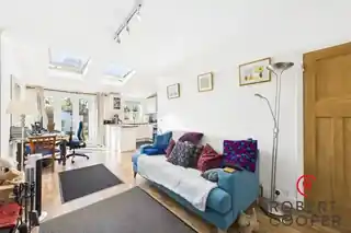 35 Wentworth Drive, photo 2