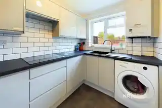 35 Wolsey Way, photo 3