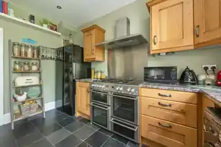 350 Hale End Road, photo 4