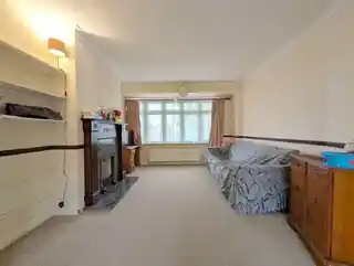 352 Staines Road, photo 2