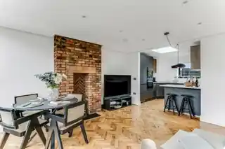 355D Archway Road, photo 3