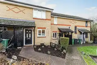 35B Heaton Close, photo 2