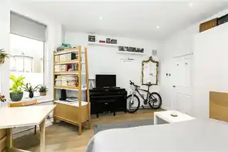 35B St James Avenue, photo 4