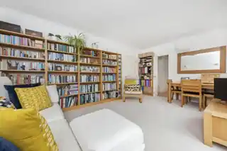 35C Leconfield Road, photo 4