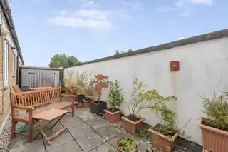 35C Leconfield Road, photo 3