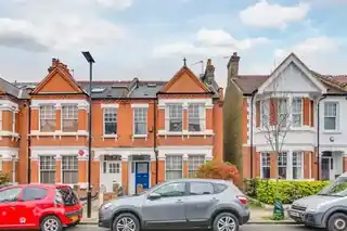 36 Alwyn Avenue, photo 3