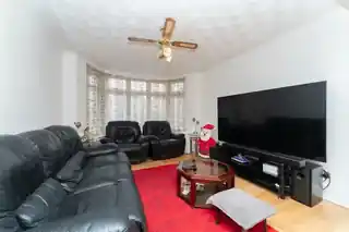 36 Avenue Crescent, photo 2