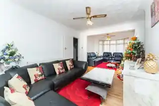 36 Avenue Crescent, photo 4