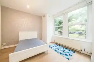 36 Beaumont Avenue, photo 4