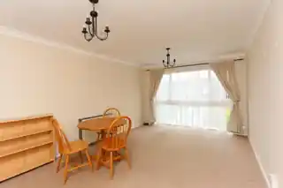 36 Blenheim Road, photo 3