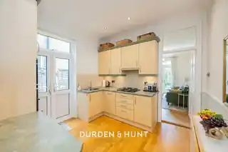 36 Carnarvon Road, photo 4