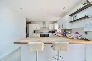 36 Chestnut Avenue, photo 3