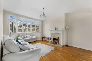 36 Fairford Gardens, photo 4