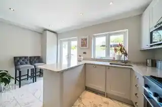 36 Felstead Road, photo 4