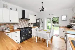 36 Horsham Road, photo 3