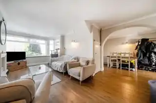 36 Howard Avenue, photo 3
