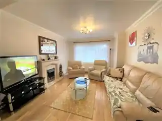 36 Hurstfield Crescent, photo 3
