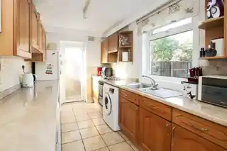36 Kingsholm Gardens, photo 4