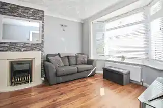 36 Kingsholm Gardens, photo 3