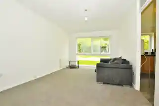 36 Oakley Close, photo 2