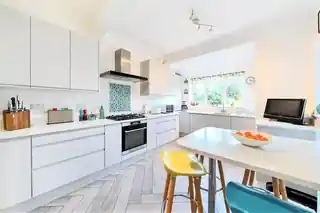 36 Parkgate Road, photo 3