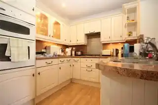 36 Porthkerry Avenue, photo 3